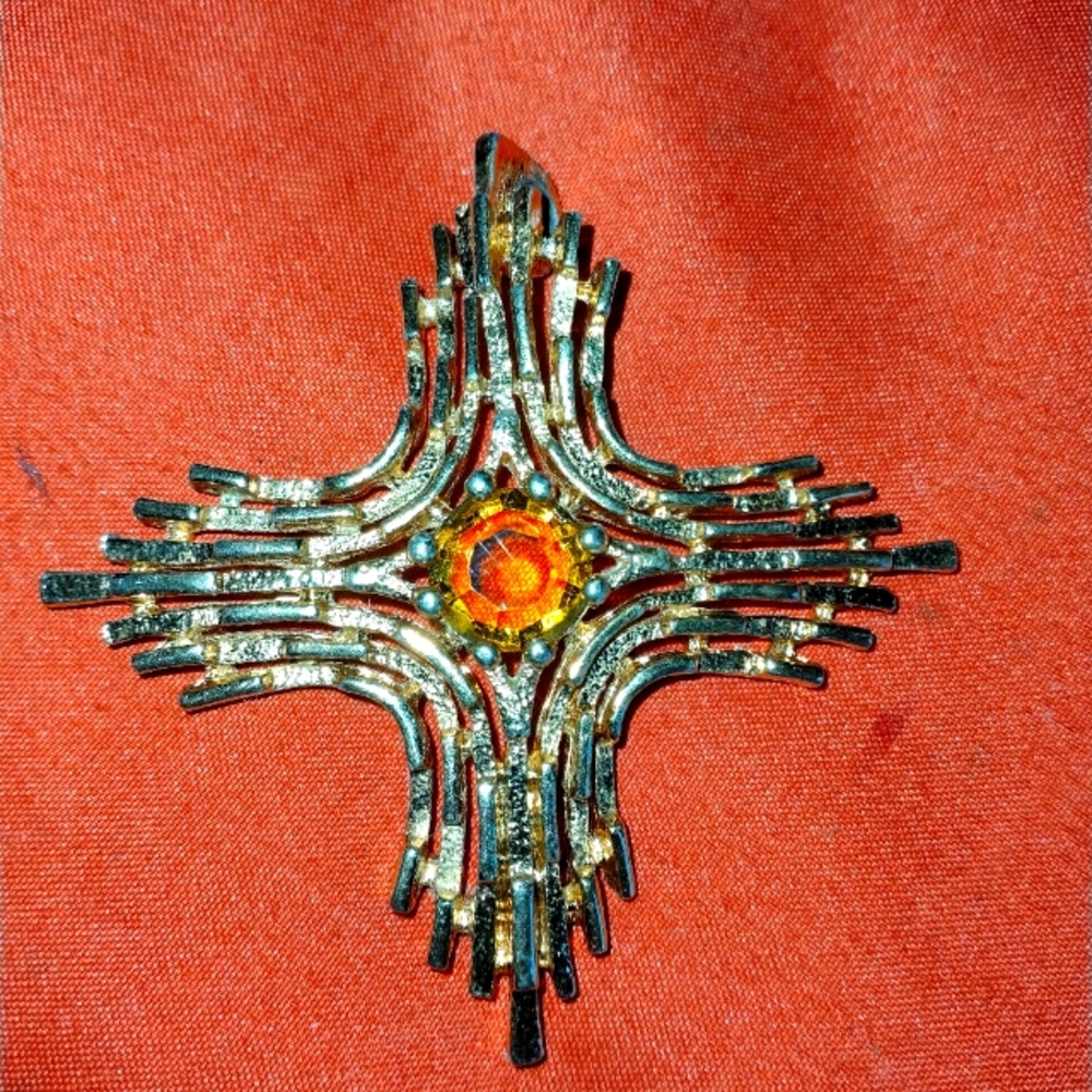 Vintage shara Coventry pendant